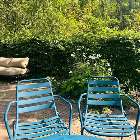 Sur Place Bed & Breakfast Huizen